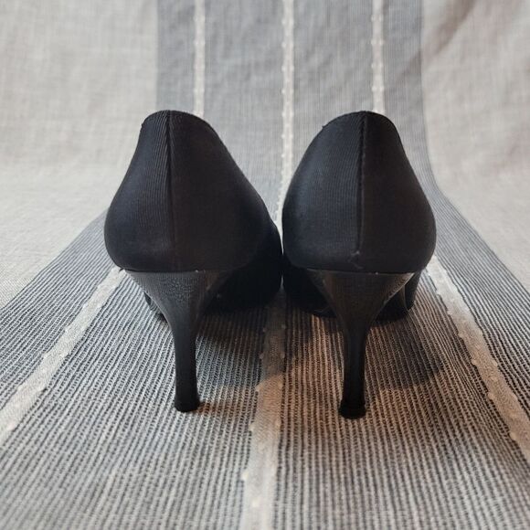 SALVATORE FERRAGAMO Vintage 3" Heels - Picture 5 of 15